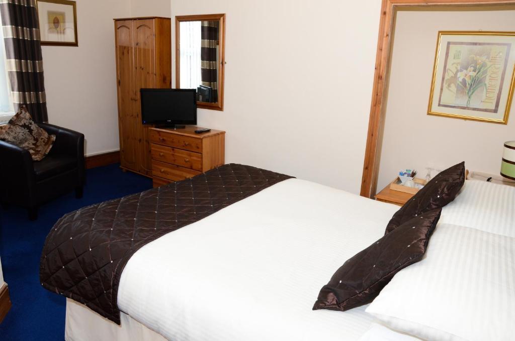 Pinewood House Hotel Уитби Екстериор снимка