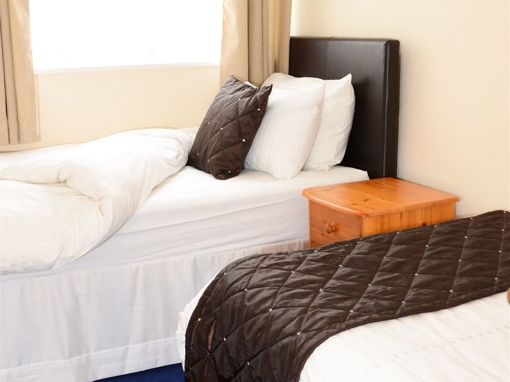 Pinewood House Hotel Уитби Екстериор снимка