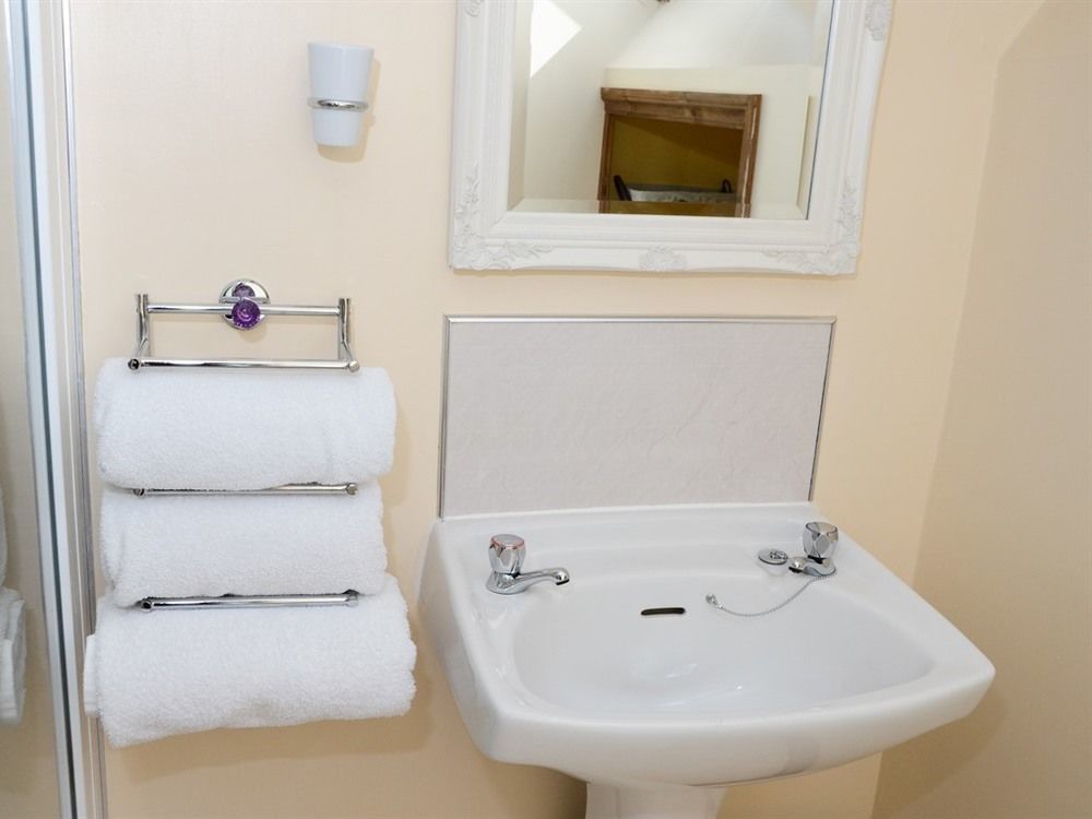 Pinewood House Hotel Уитби Екстериор снимка