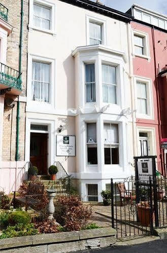 Pinewood House Hotel Уитби Екстериор снимка